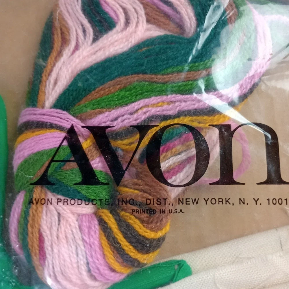 Avon Spinning Wheel Wild Roses‎ Pillow Crewel Embroidery Creative Needlecraft